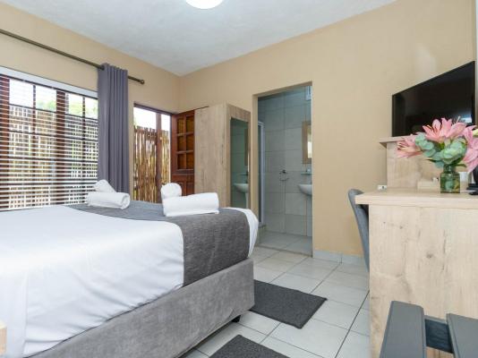 Room image 4