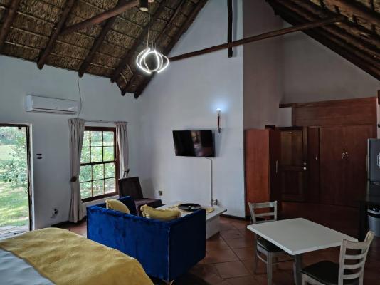Room image 8