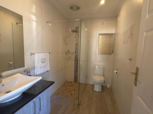 Room image 5