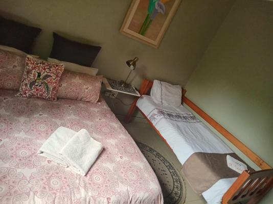 Room image 4