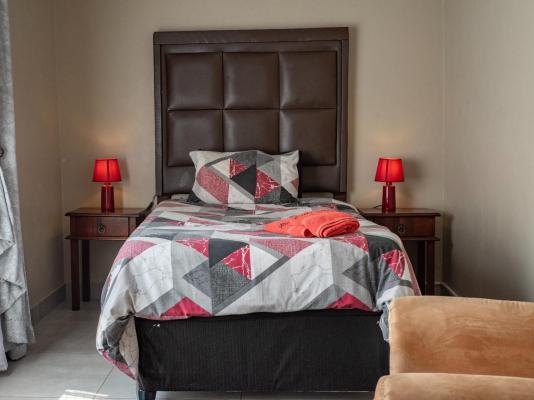 Room image 4