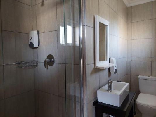 Room image 1
