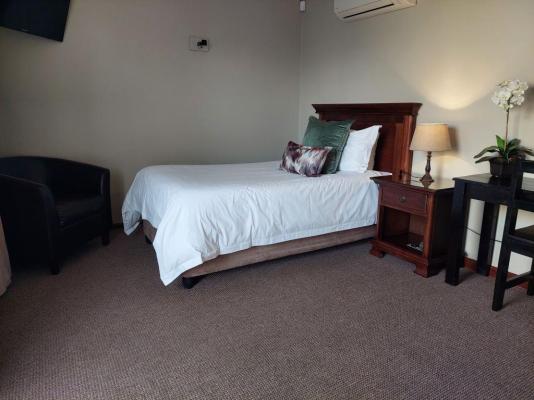 Room image 4