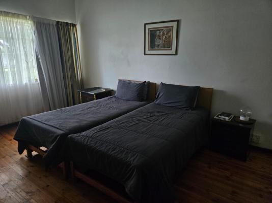 Room image 1