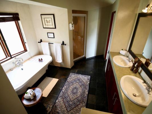 Room image 4