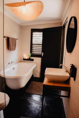 Room image 3