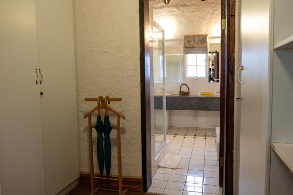 Room image 42