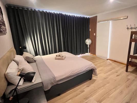 Room image 8
