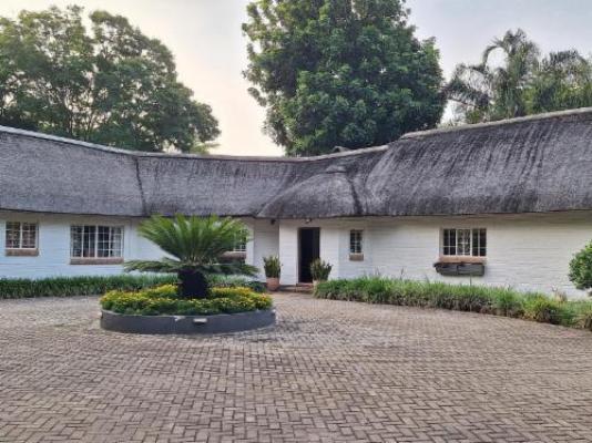 Seringa Lodge & Safaris - Facade or entrance