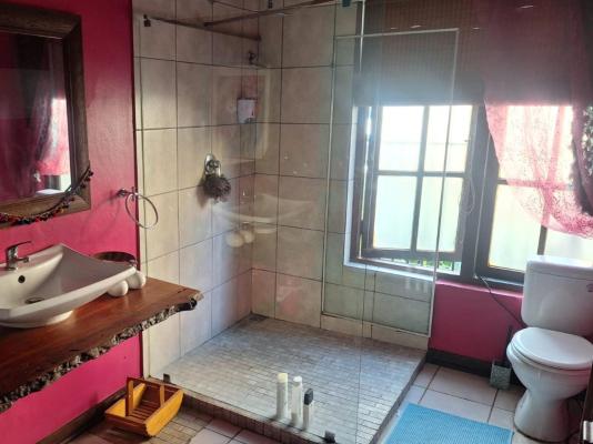 Room image 6