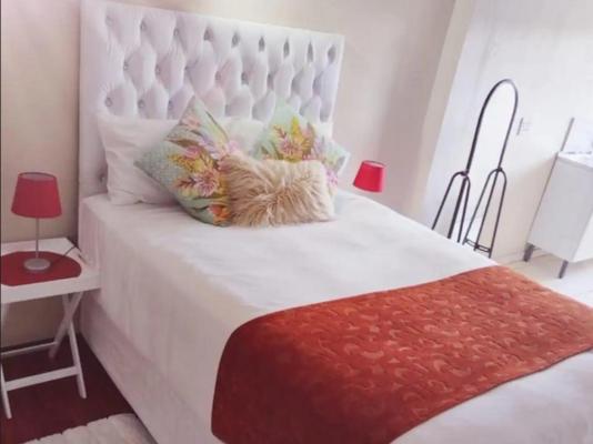 Room image 8