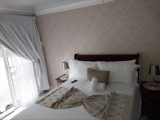Room image 12