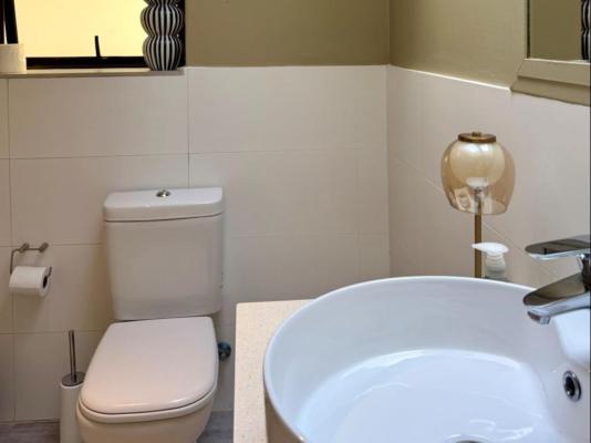 Room image 1