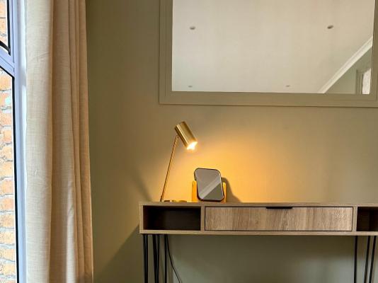 Room image 4