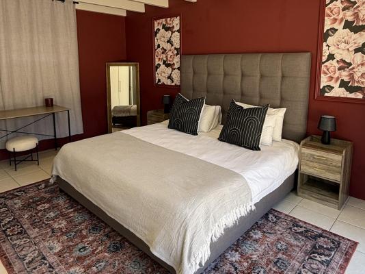 Room image 3