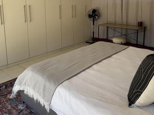 Room image 4