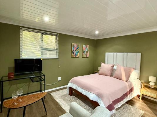 Room image 4