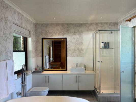 Room image 1