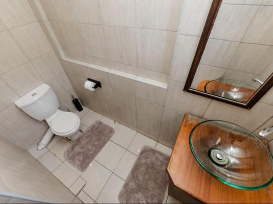 Room image 2