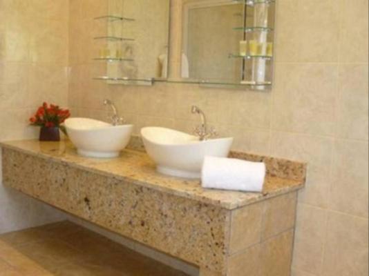 Room image 5