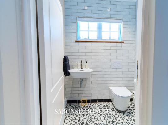 Room image 1