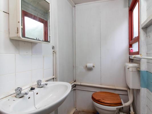 Woodlands Cottages & Camping - 267495