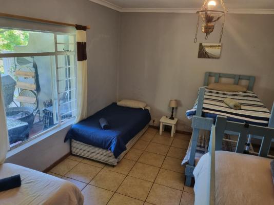 Room image 4
