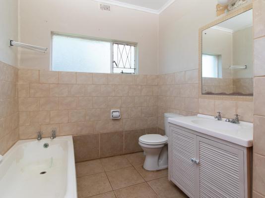 Room image 2