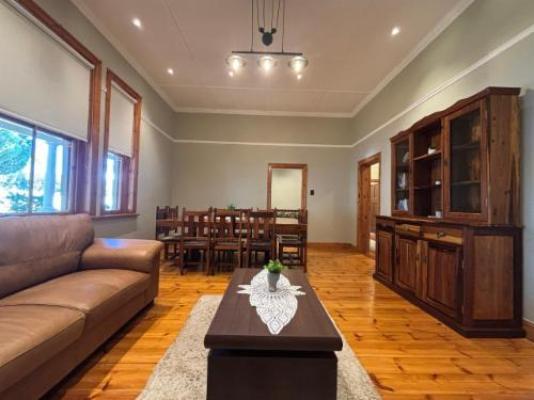 Room image 4