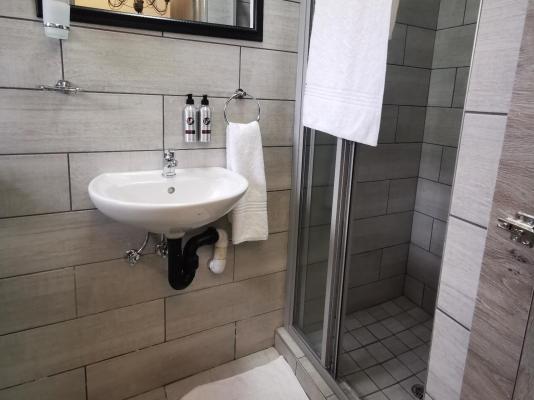 Room image 15