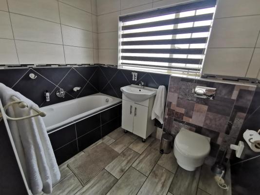 Room image 29