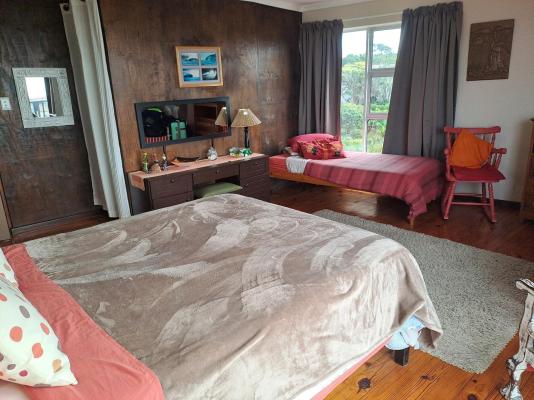 Room image 5