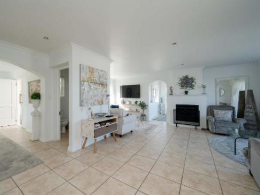 Casa Dunnage - Living Room