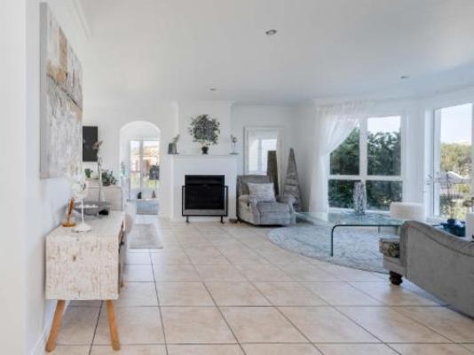 Casa Dunnage - Living Room