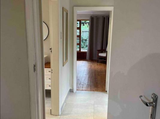 Room image 1