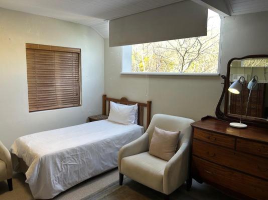 Room image 4