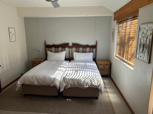 Room image 4