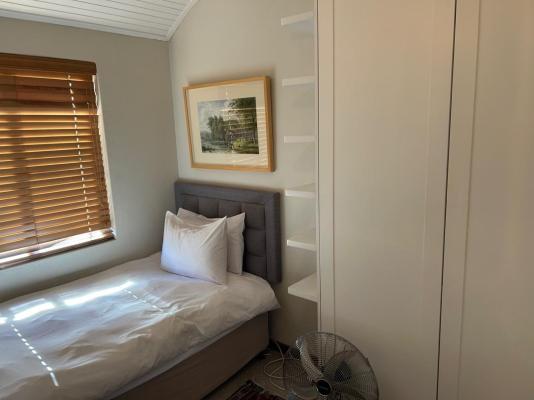 Room image 1