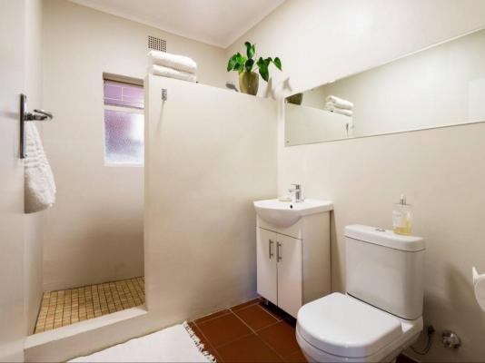 Room image 4