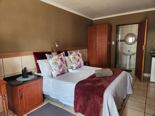 Room image 8