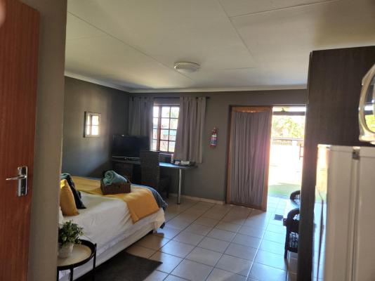 Room image 4