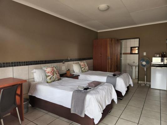 Room image 3