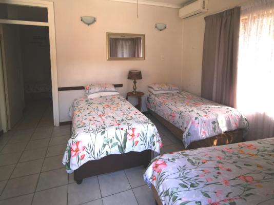 Room image 3