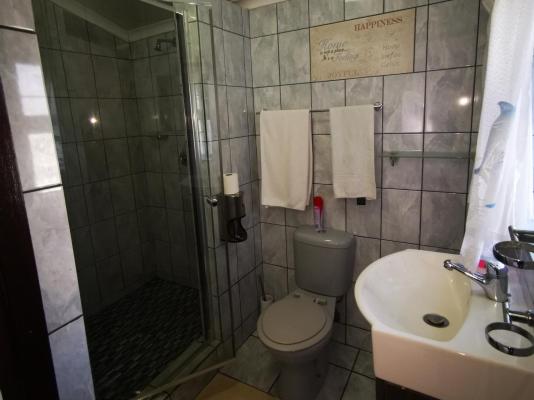 Room image 4