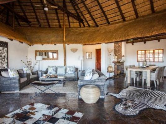 Magari Safari Lodge - Living Room