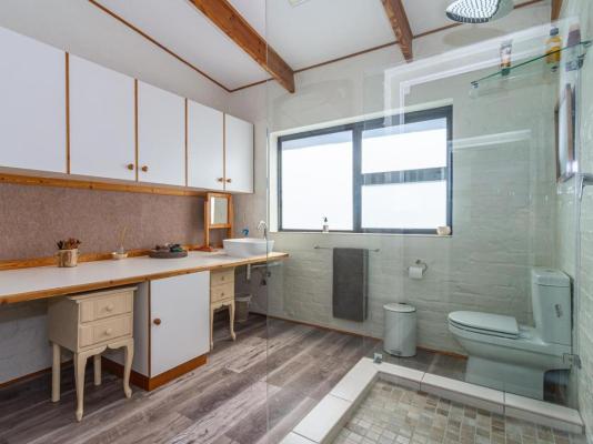 Room image 1