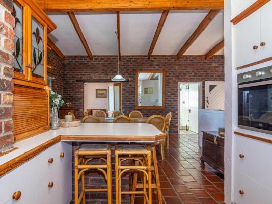 Kingsview Guest House - 268759