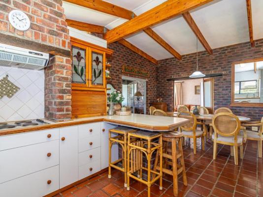 Kingsview Guest House - 268766