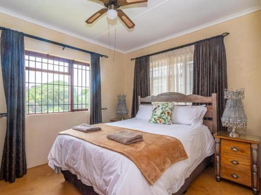 Kingsview Guest House - 268779