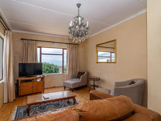 Kingsview Guest House - 268788